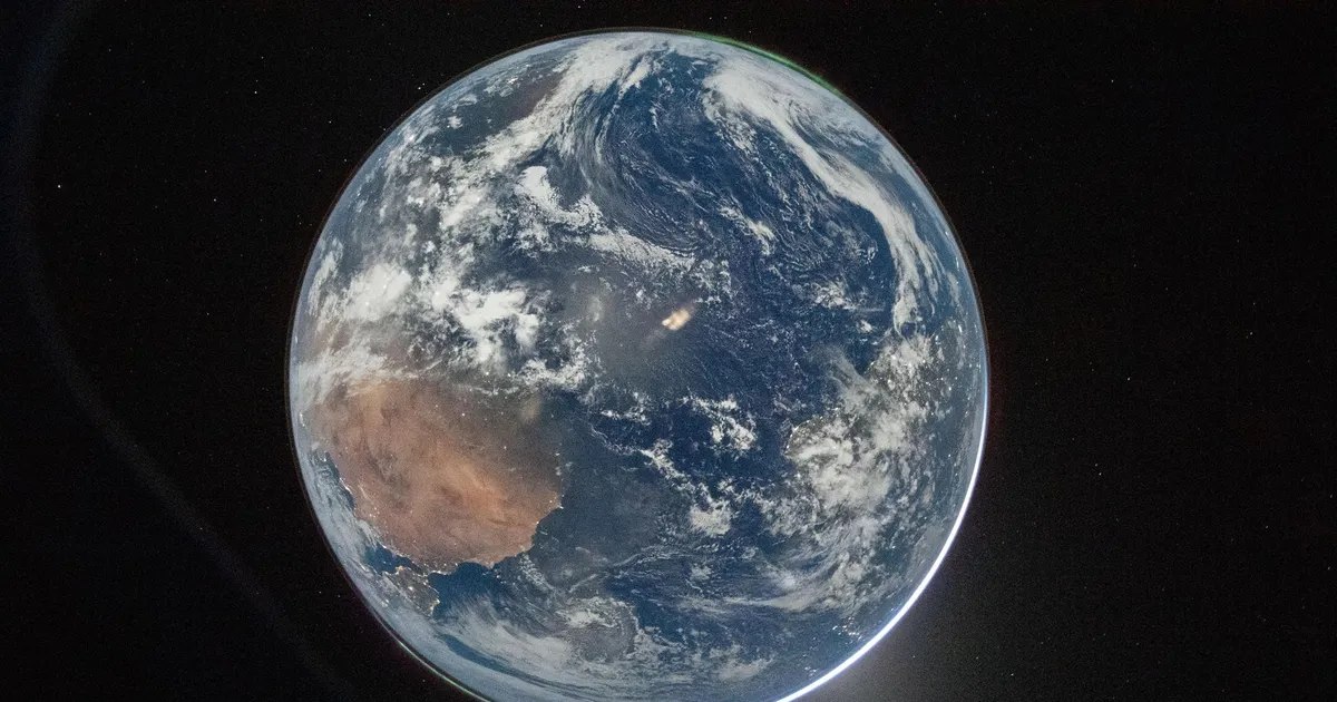 Photo The first pictures of Earth seen by astronauts on the Artemis II mission. The detail everyone misses