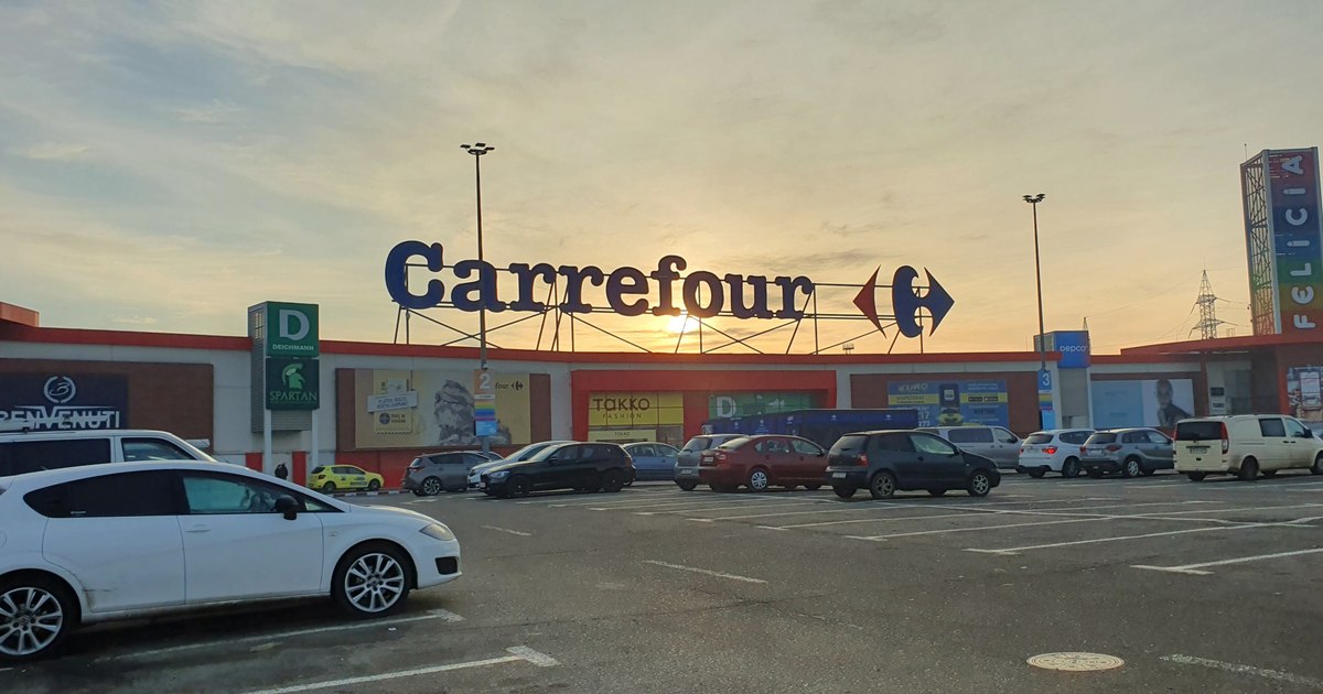 Romanians can earn extra money by working occasionally for Carrefour. What is "pay-per-task" and what amounts can be obtained