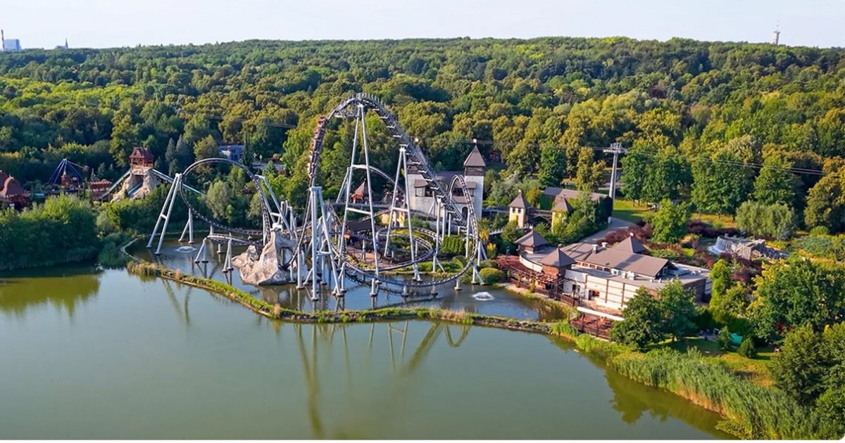 Spectacular and cheap alternatives if you can't afford Disneyland. Fairytale lands for families, which can prove accessible to Romanians