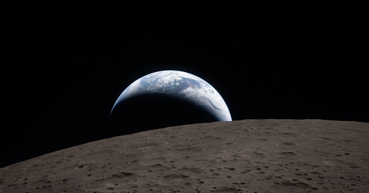 "Sunset of the Earth" photo. The stunning image captured by the astronauts of the Artemis II mission