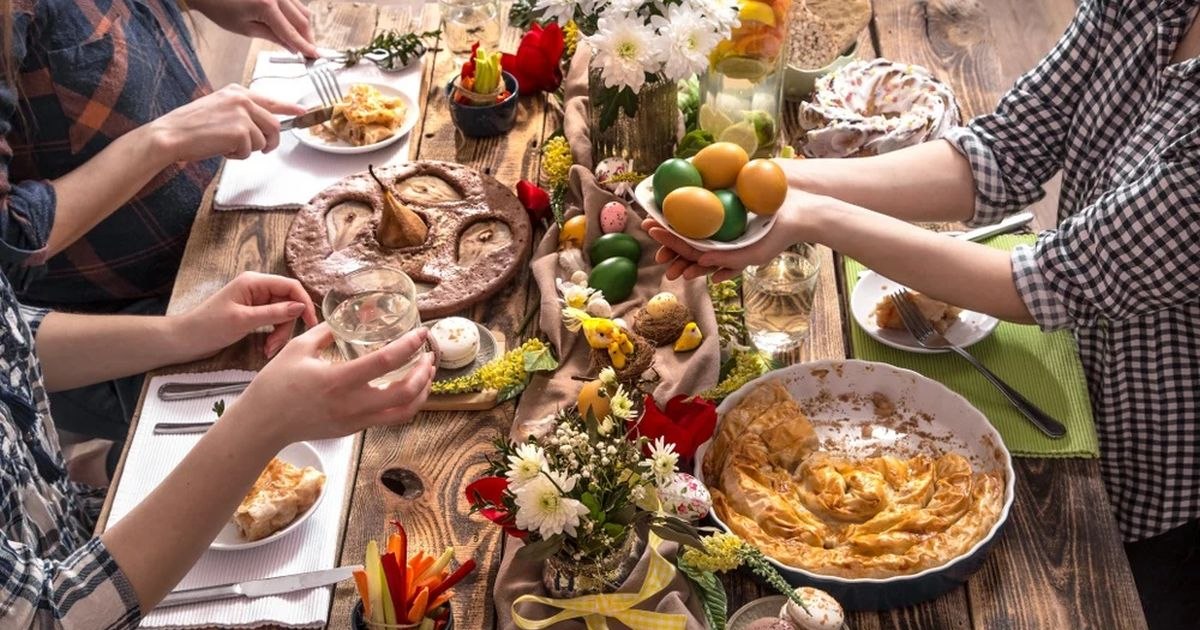 The rule of the bridge of the palm and the ideal time for dessert. The essential guide to balanced nutrition