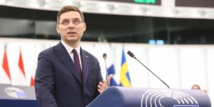 Victor Negrescu rejects a government with Simion’s party: “I am the partisan of a hard line regarding the isolation of AUR”