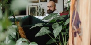 Who is the Romanian rewarded with an Emmy Award for special effects in “Game of Thrones”. Why did he choose to live in Sibiu?