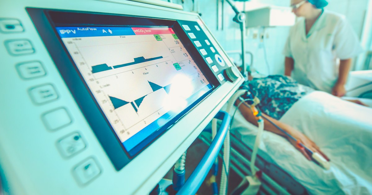 Why do patients with COVID-19 still arrive at ATI in 2026? Doctor Elena Copaciu's explanations