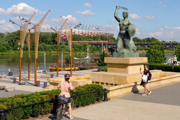 Warsaw, Sirena on the banks of the Vistula River. Photo by Lukasz Kopec