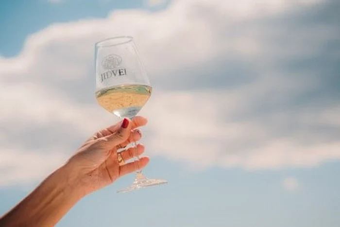 glass of wine jpg