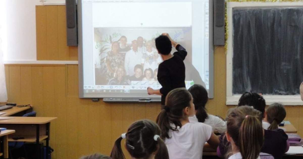 "All the laughter". Teachers dispute the "victory" of the two-hour reduction in the teaching norm for those with seniority and degrees