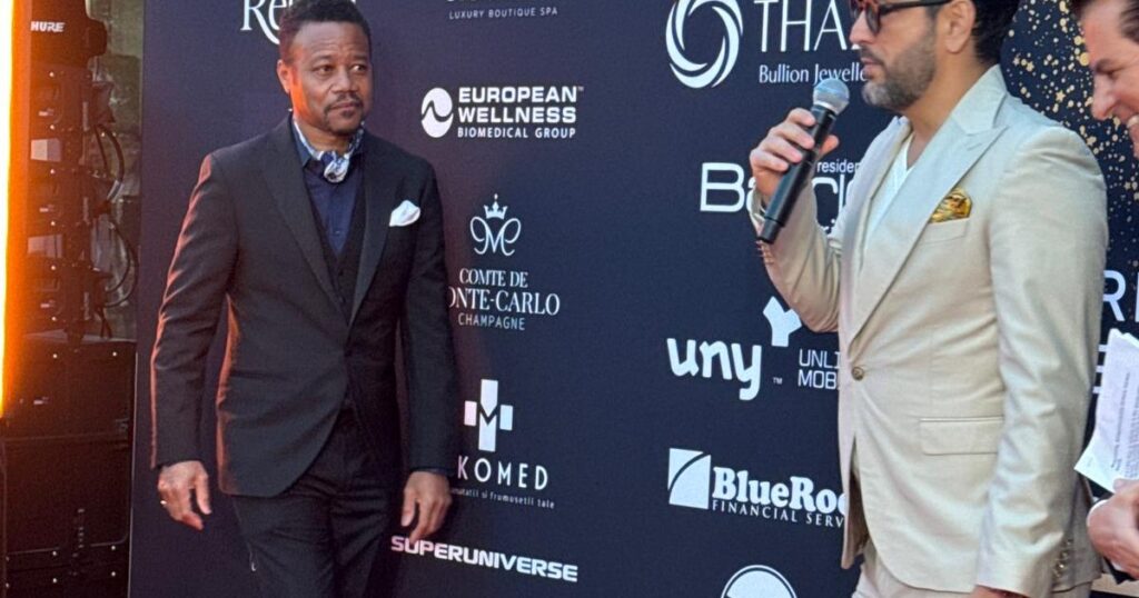American actor Cuba Gooding Jr., unexpected artistic moment during the exclusive dinner to which he was invited on his first evening in Romania