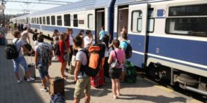 CFR Călători announces when the “Sun Trains” will run to the Coast. The novelty that awaits travelers