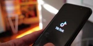 EU wants new measures to limit addiction to social networks: “We must delay access by minors”