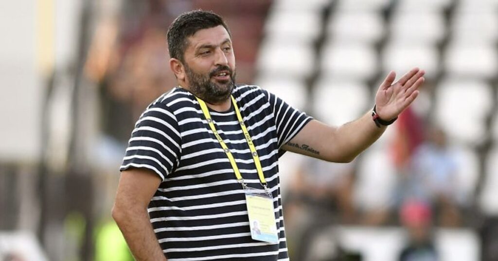 FCSB got their coach from TV. He was a colleague on the set with the president Mihai Stoica