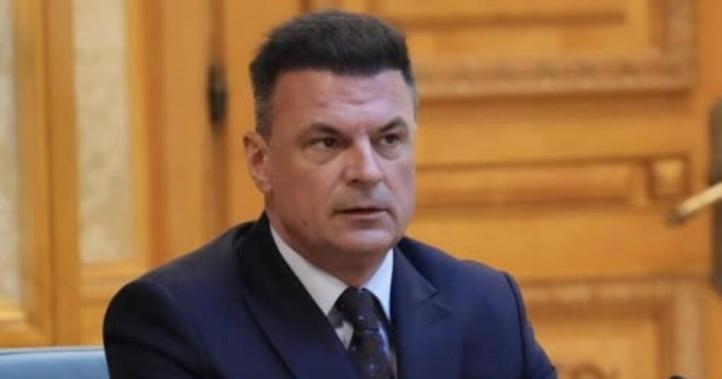 Grindeanu exposed the liberal who contacted Olguța Vasilescu. Mircea Roșca: "I called her by mistake after the motion"
