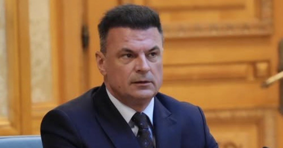 Grindeanu exposed the liberal who contacted Olguța Vasilescu. Mircea Roșca: "I called her by mistake after the motion"