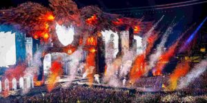 How much does it cost to go to a festival in Romania this summer and who can you see with that money