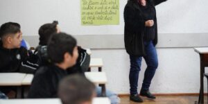 How we can keep children from vulnerable communities in school. The feeling that “someone sees me”, the most important