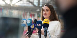 Oana Țoiu accuses the PSD-AUR alliance of triggering “an unnecessary political crisis”. “It feels right in the pockets of Romanians”