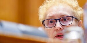 The People’s Advocate contests at the CCR the emergency ordinance adopted after the motion and accuses the Government of defying the Parliament