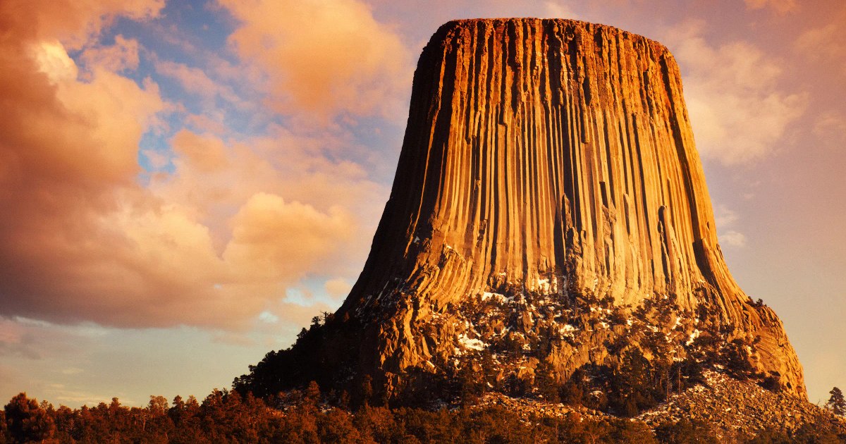 The bizarre place on Earth that aliens would have chosen to land. What is hidden inside the 50 million year old rock