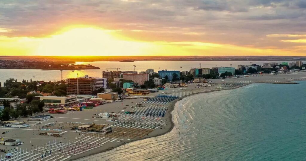 The most popular beaches in Romania. Where tourists go for parties, tranquility or (almost) wild beaches