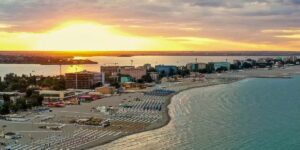 The most popular beaches in Romania. Where tourists go for parties, tranquility or (almost) wild beaches