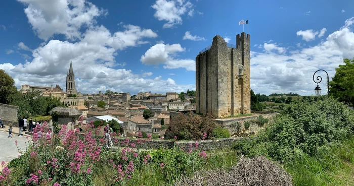 Saint-Émilion PHOTO: Axel Delansorne via Unsplash