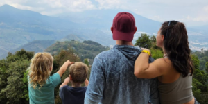 Video A family with two children sold everything and went around the world: “They don’t need school”