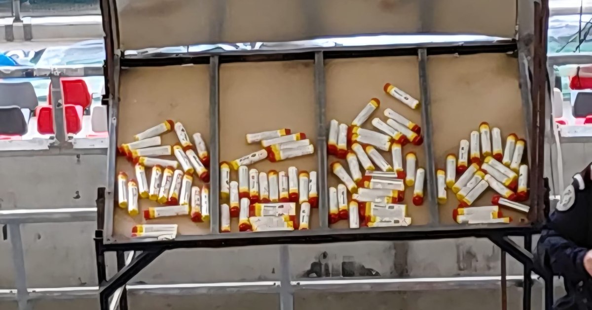 Video Incident before the CSA Steaua-Sepsi OSK match: over 300 prohibited pyrotechnic materials discovered inside the stadium