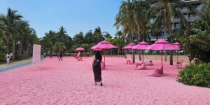 Video “Secret Beach” with pink sand in China. The setting of “Barbie Land” attracts thousands of visitors