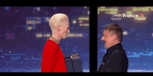 Video Touching moment at Cannes: Cristian Mungiu and Tilda Swinton kissed each other’s hand after the Palme d’Or award