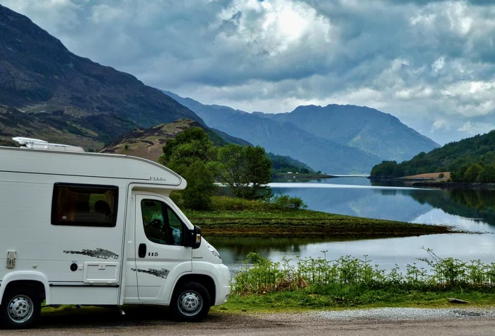 Camping with a caravan. Photo: Siggy Nowak, Pixabay