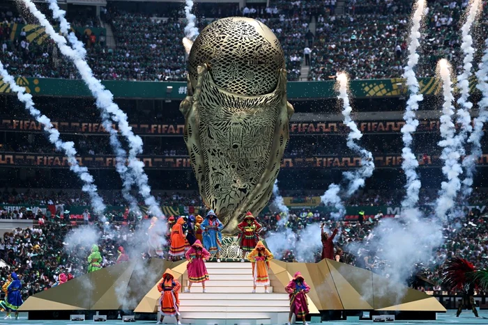 The World Cup trophy was enthroned in the center of the field (PHOTO: Profimedia)