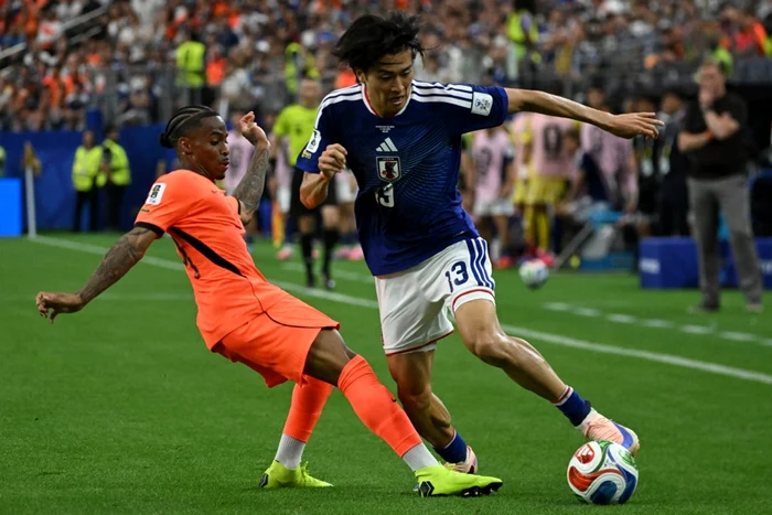 Crysencio Summerville tries to stop Keito Nakamura (Photo: EPAImages)