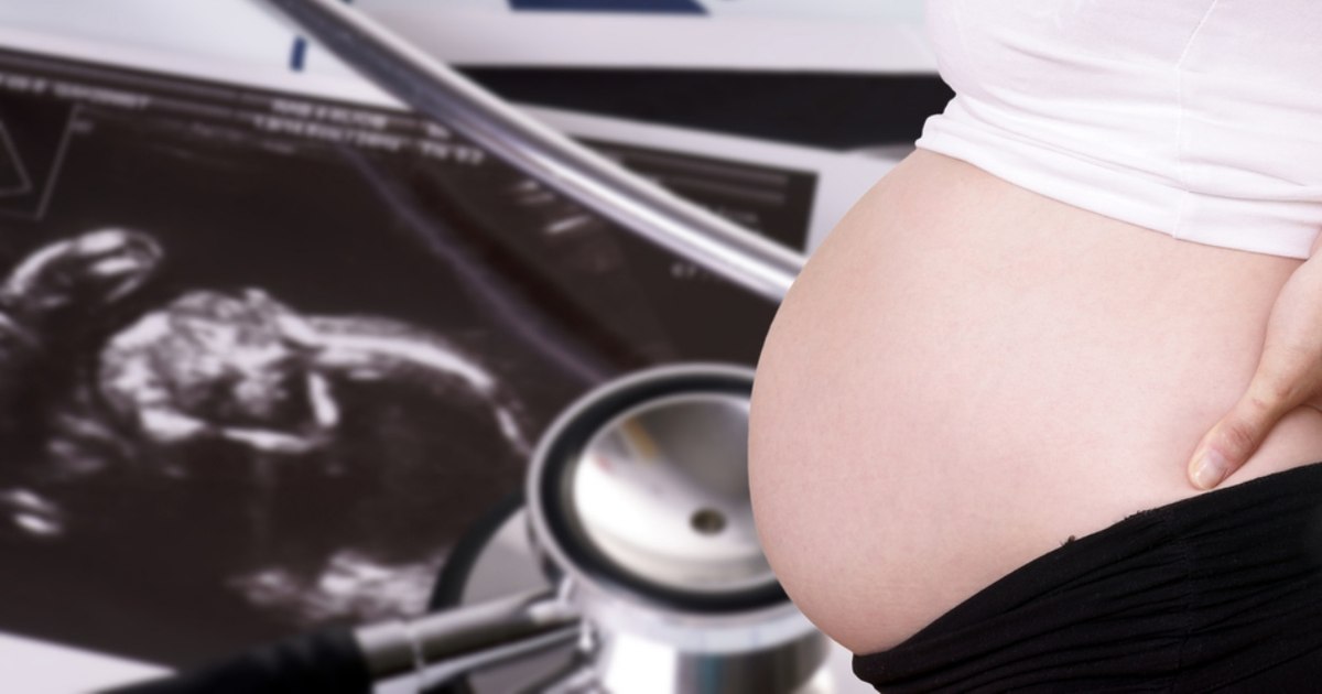 A woman pregnant with twins died one day after being discharged from the Giulești Maternity Hospital. "They told him it was panic attacks"