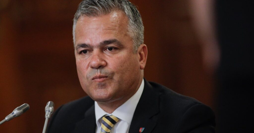 Adrian Veștea refuses to submit his mandate after the PNL decision: "I will go on"