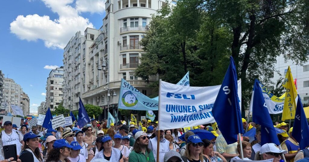 Analysis Huge mobilization in education: 160,000 teachers demand austerity repeal, but hit a constitutional barrier. What does the project risk?