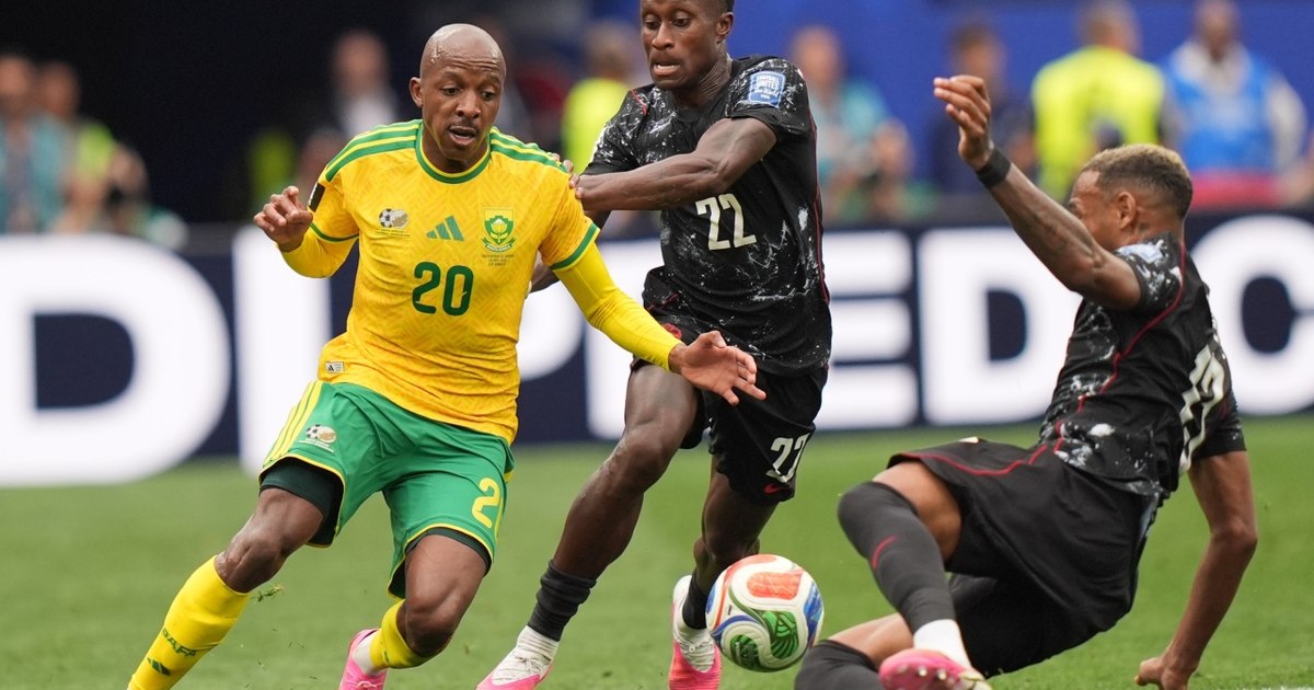 Canada won against South Africa and is the first to qualify for the round of 16