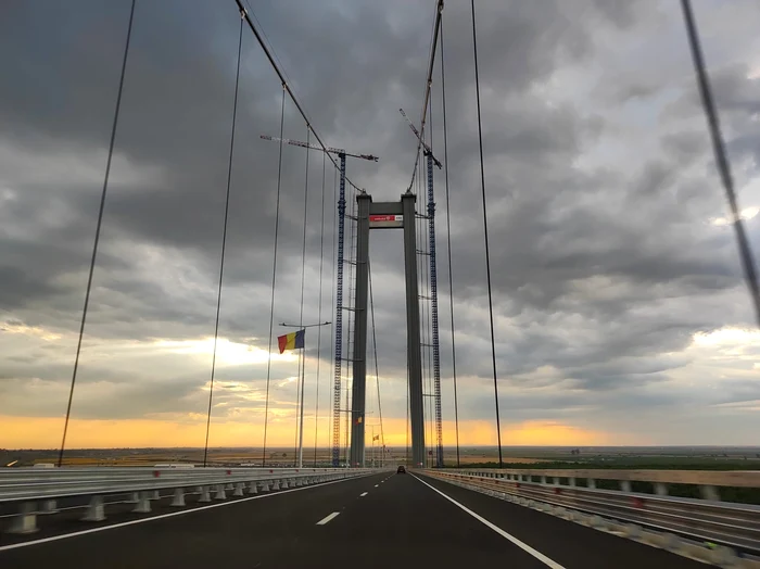 The bridge over the Danube PHOTO: C. Mazilu