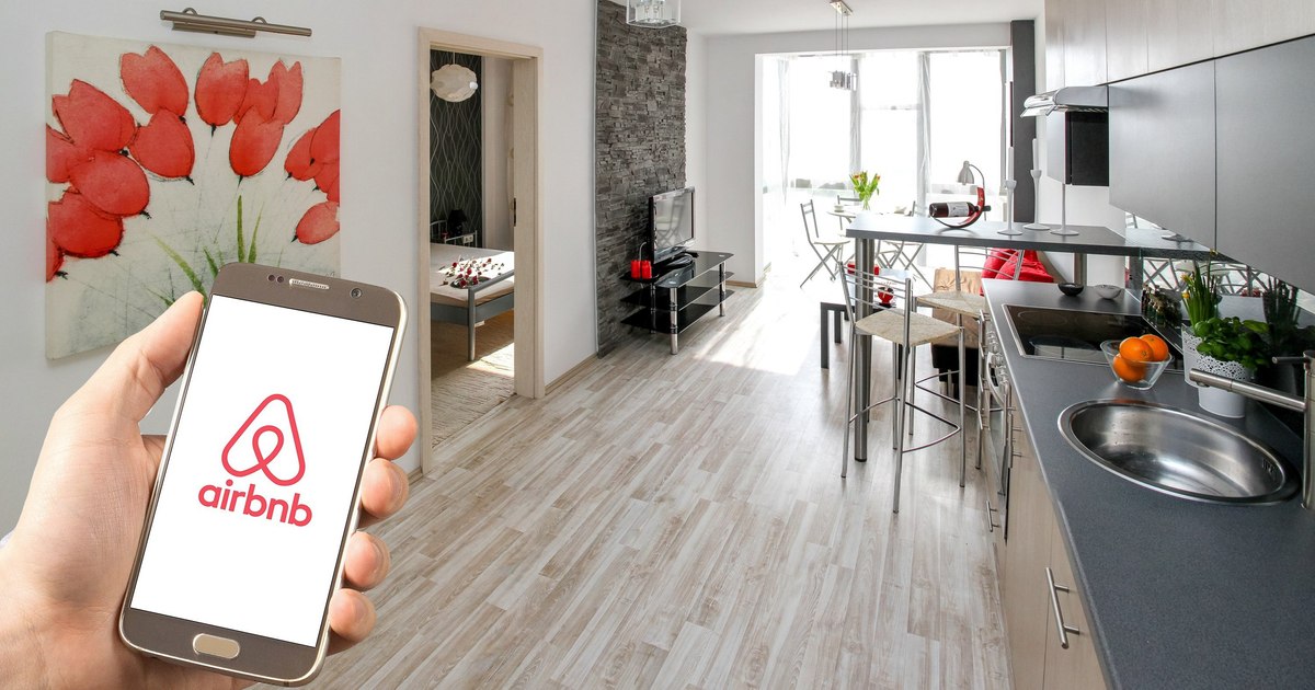 More and more tourists are advertising the same scam method on Airbnb: "hosts" asking for money in advance
