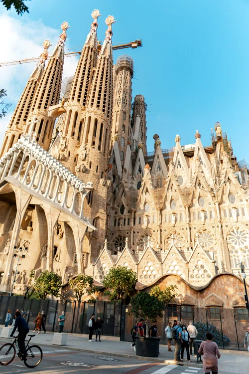 A building that dominates the city, but also the history of art. PHOTO: Unsplash