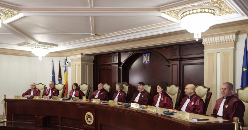 The CCR is debating today, once again, three referrals submitted by the president Nicușor Dan. What laws are challenged