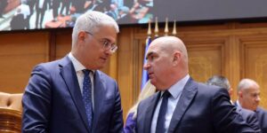 The former party of Dragor Pîslaru says that his decision to continue his political activity within the PNL must be respected