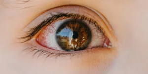 The parasite hidden in meat that infects 1 in 3 people in the world: the silent risk that can lead to blindness
