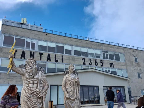 Statues of Zeus and Hera on top of Mount Tahtalı/PHOTO: The truth