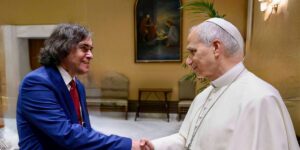Video Mircea Cărtărescu, invited to Rome by Pope Leo. The sovereign pontiff met with writers from all over the world
