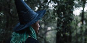 Why many Romanians believe in tarot, fortune-telling, horoscopes and sorcerers: “There are some simple things that make my life a little more “magical””