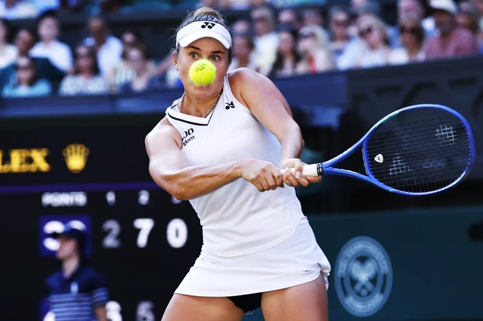 Linda Noskova missed five match points in set number 2 (Photo: EPAImages)