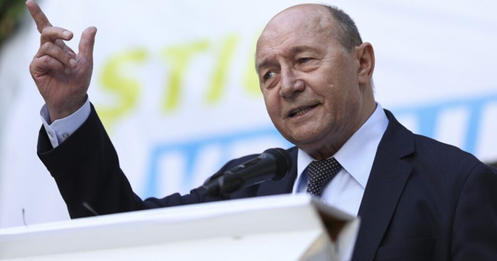 Băsescu attacks political leaders: "They falter in their decisions" and "almost betray their country for petty interests"