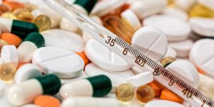 Doctors’ warning about common pharmacy pills that can become toxic or lose their effectiveness due to the heat