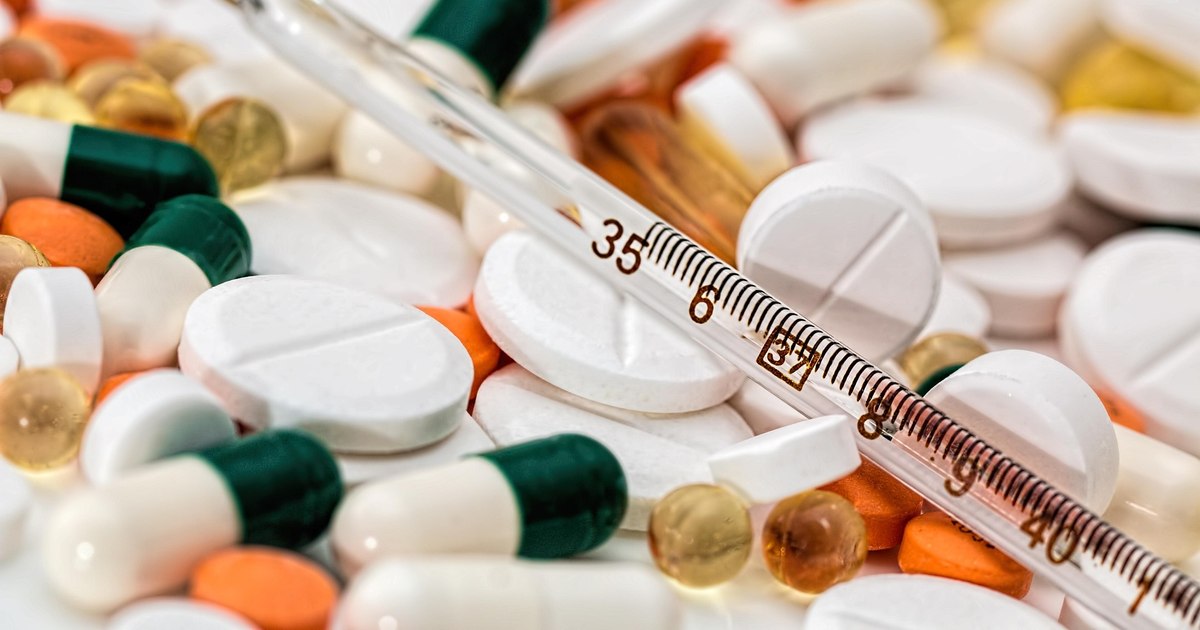 Doctors' warning about common pharmacy pills that can become toxic or lose their effectiveness due to the heat