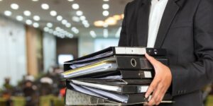 How haphazardly tossed old documents can put you at risk. DNSC explanations